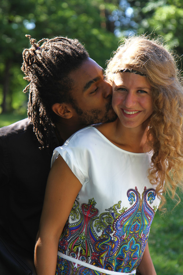 Photographe Mariage Toulouse / Couple au jardin